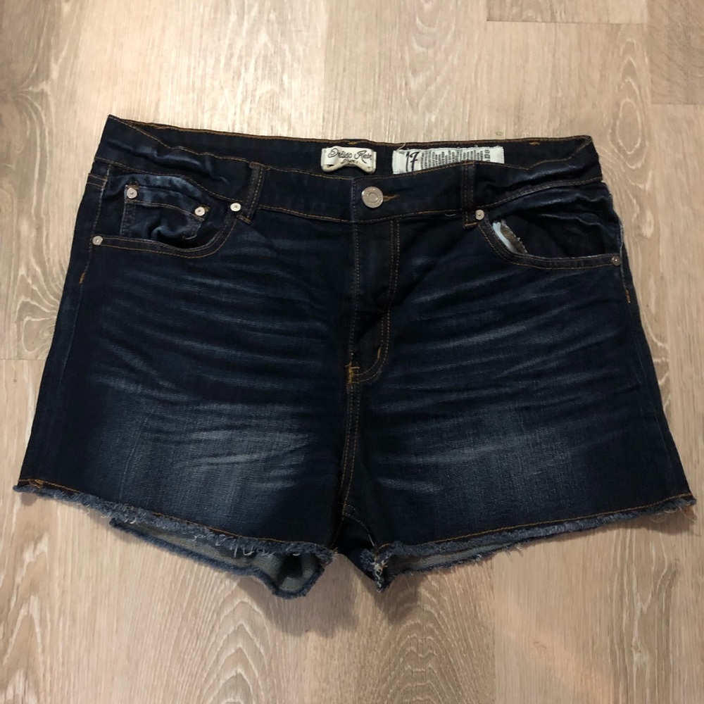 Indigo Rein Denim Shorts. Juniors 17.